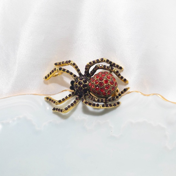✨Betsey Johnson Maven Rhinestone Spider Brooch - Picture 3 of 7